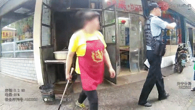 亲生的?女儿未婚遭亲妈打竟为这 母女关系搞成这样真相令人唏嘘