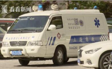 上海一救护车在接治伤者时被强行收费 因未安装etc设备
