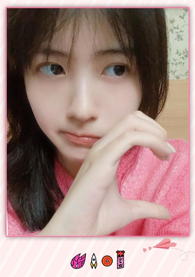 火箭少女福利掉落 孟美岐吴宣仪等成员比心接力传递爱