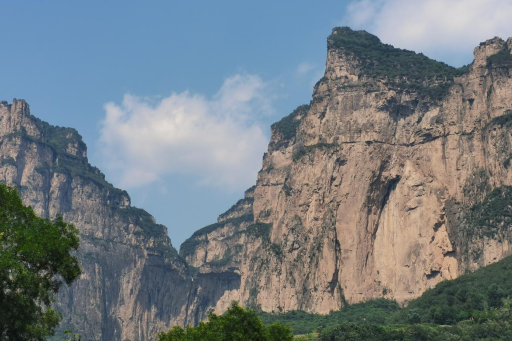 林州桃花洞村:乡村旅游富了乡亲美了乡村