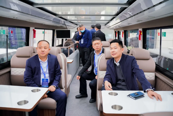 宇通发布智慧出行整体解决方案,自动驾驶巴士小宇2.0惊艳亮相