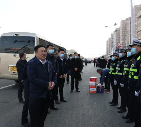 2月7日,河南省开封市杞县县委书记韩治群在县领导于庆,王怀军,李楠远