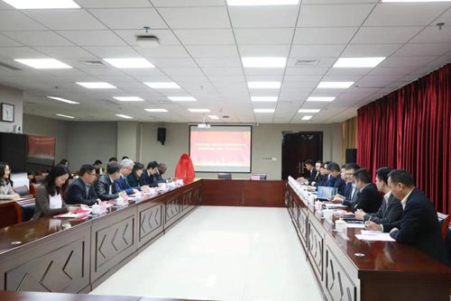 天博官方网站郑州师院与华夏教诲科技团体进行计谋互助签约典礼(图1)