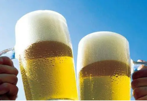 啤酒好喝排行_中国啤酒产量排行榜TOP5!科学研究:爱喝啤酒的人更长寿