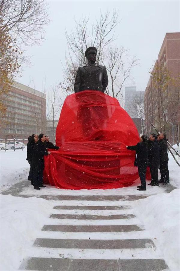 开国元勋后人中国梦组委会名誉主任曹镇川,伍修权后人中国梦组委会副