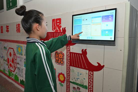 AI赋能育新机数智筑梦向未来中国移动助力洛阳中成外国语打造民办教育数字化标杆(图5)