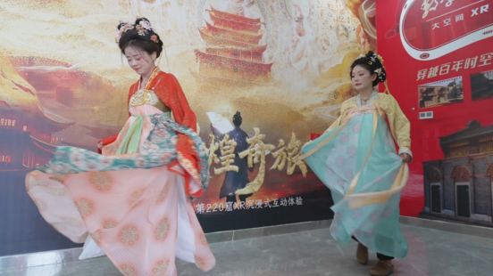 一秒穿越十三朝！中国移动XR科幻空间落地洛阳科技破圈焕发古都新活力(图5)